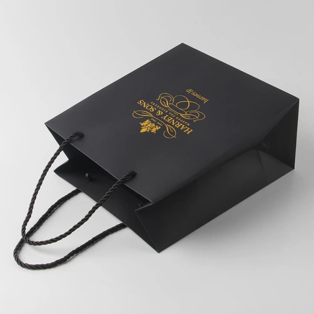 Custom OEM Luxury Black Gift Shopping Paper Bag With Your Own Logo