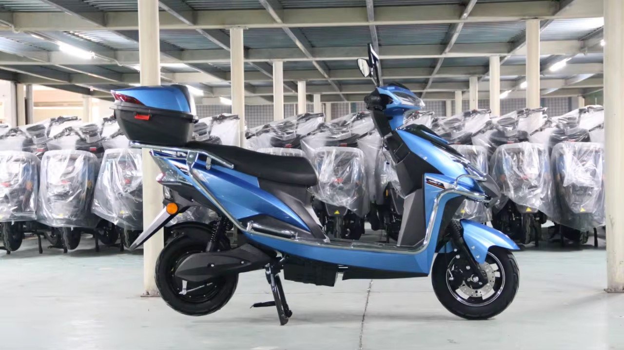 Ares 2 Disc Brake Electric Scooter 1000W Power 10 Inch Lithium Battery 65KM Range Per Charge Smart Cheap Electric Motorcycle