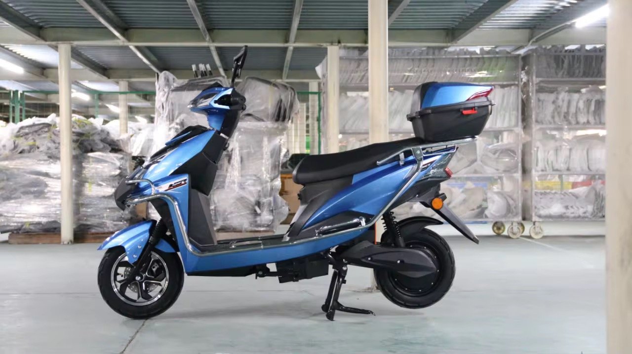 Ares 2 Disc Brake Electric Scooter 1000W Power 10 Inch Lithium Battery 65KM Range Per Charge Smart Cheap Electric Motorcycle