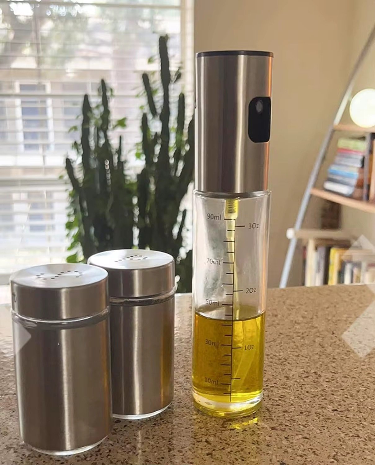 Wholesale 260ml Glass Kitchen Oil Sprayer Transparent Pressed Metal Oil Bottle With Hanging Feature Wholesale Oil Spray Bottle