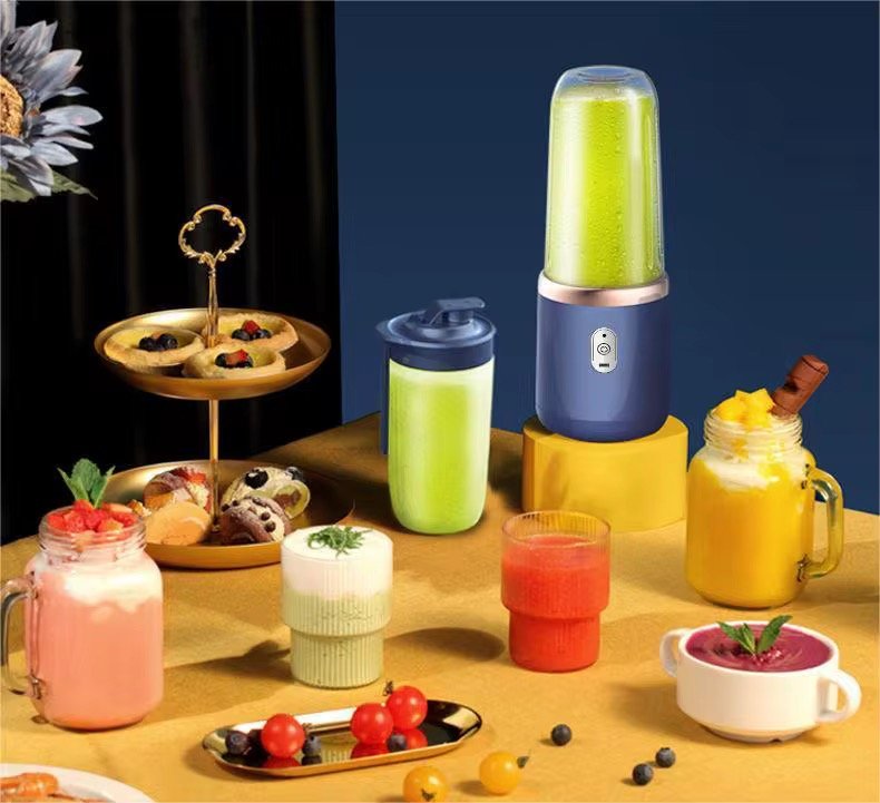 Wholesale USB Electric Juicer Mini Blenders Smoothies Handle Portable Blender