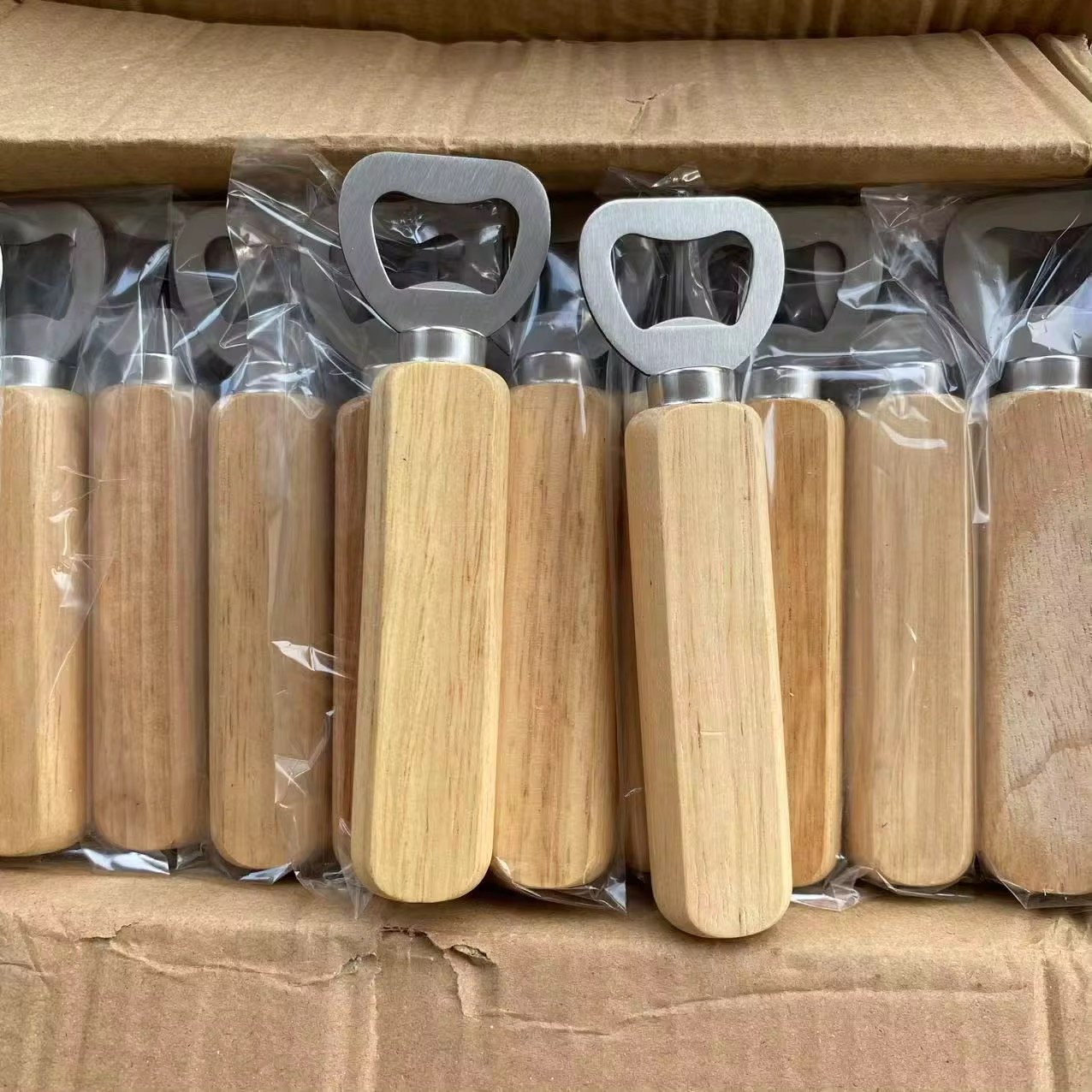 US Free Shipping Kitchen Gadget Wood Beer Opener Magnetic Round Engraved