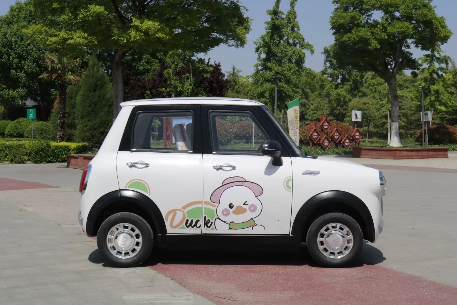 YUdian Century Mini EV Electric Car New Energy Vehicle with Long Range Low Price Without Driving Licence Car