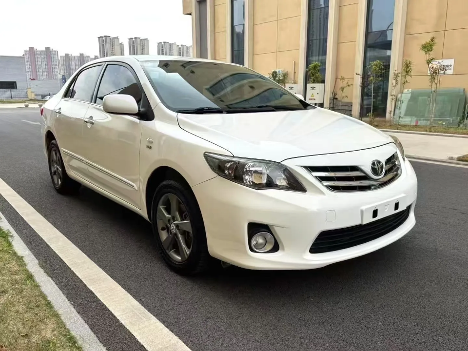 2013 Toyota corolla sedan 1.8L gasoline CVT Gli high grade car
